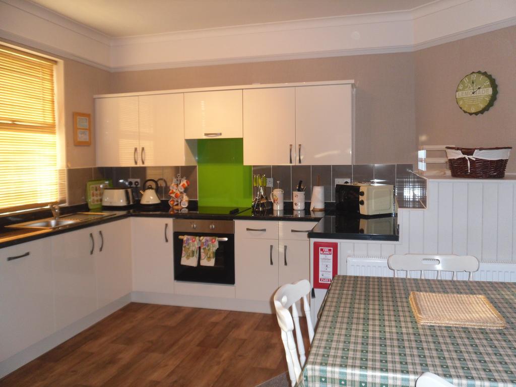 Claremont House Holiday Apartments Llandudno Zimmer foto